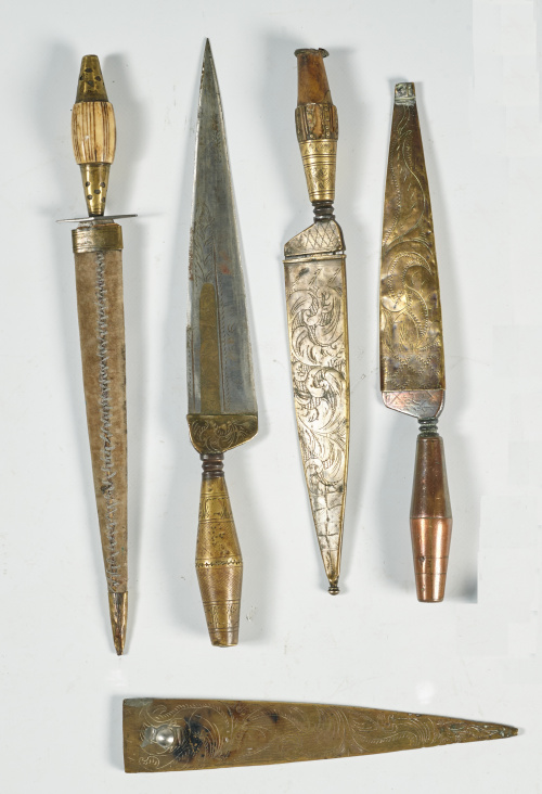 Lote de cuatro cuchillos de Albacete S.XIX