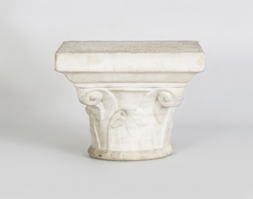 Capitel de mármol.Trabajo andaluz, S. XVII