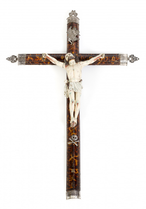 “Cristo en la Cruz”, escultura en madera tallada y policrom
