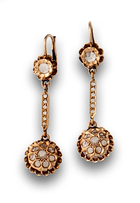 Pendientes largos s XIX con barra y rosetón de zafiros blan