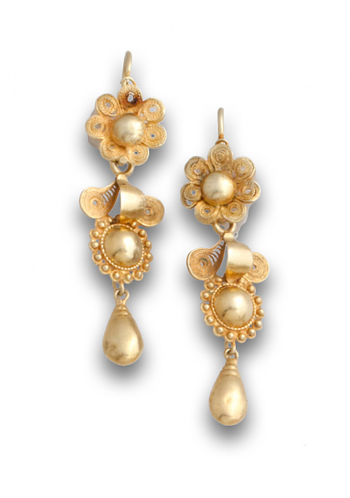 Pendientes largos s.XIX con flores de filigrana  y perilla 