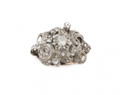 Sortija con bandas entrelazadas de zafiros blancos en oro a