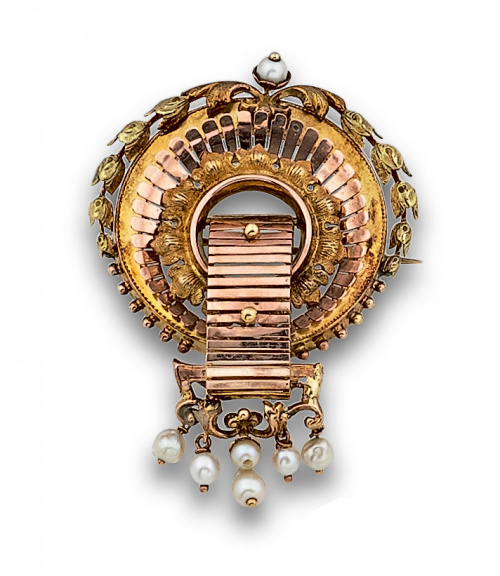 Broche s.XIX en oro bicolor de 14k con círculo y banda ador
