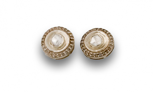 Pendientes de diamantes de talla tabla rodeados por dobles 