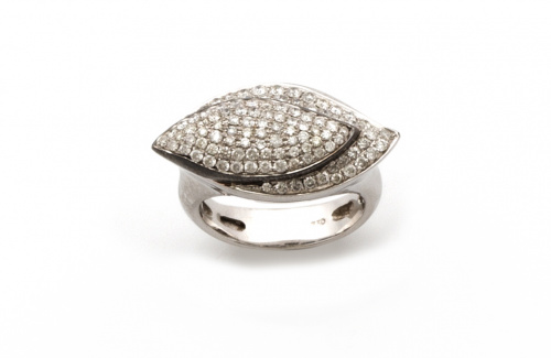 Sortija con pavé de brillantes en doble forma ojival escalo