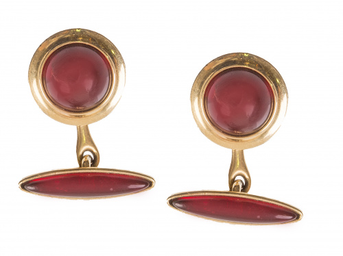 Gemelos Kremenzt con cabuchón de resina roja en círculo