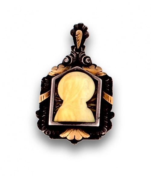 Colgante modernista catalán c 1920 con Virgen de marfil en 