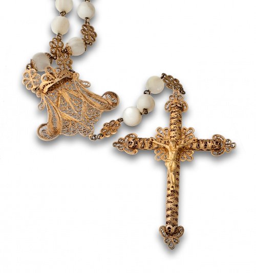 Rosario de pps s XX en filigrana de plata dorada con cuenta