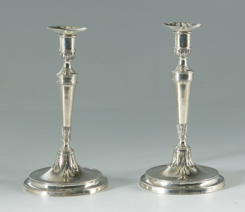 Pareja de candeleros en plata en su color. Barcelona 1791 