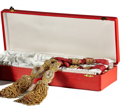 Dos fajines militares en su caja original