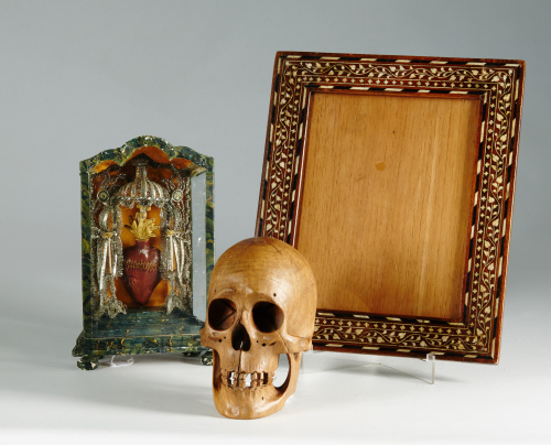 Calavera tallada en madera