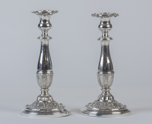 Pareja de candeleros de plata en su color. Con marcas.Fch