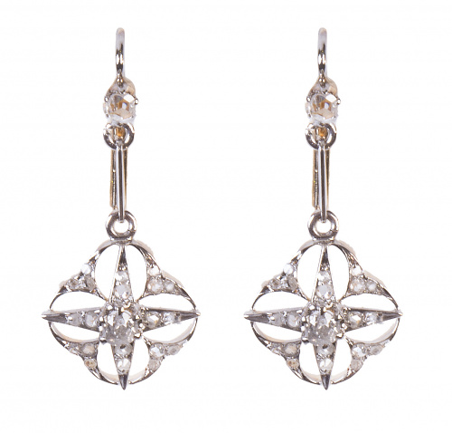 Pendientes largos Art-Decó de diamantes con flor calada col