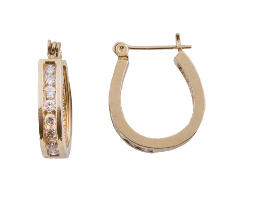 Pendientes criollas ovales con línea de brillantes engastad