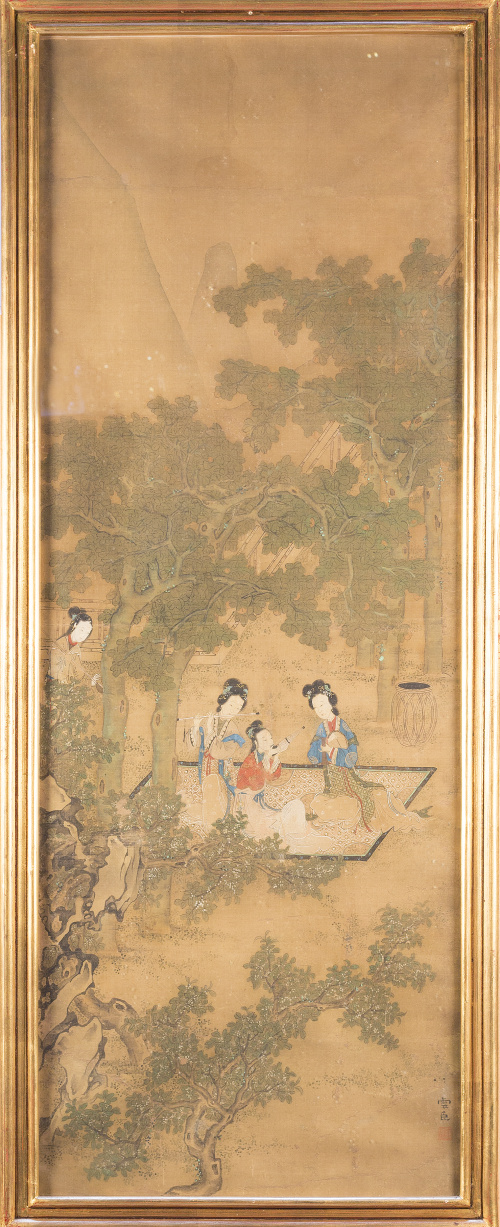 Tres paneles pintados, con escenas de palaciegas.Trabajo 