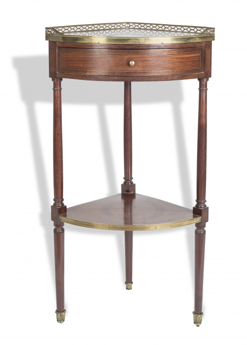 Mueble esquinero de estilo Luis XVI