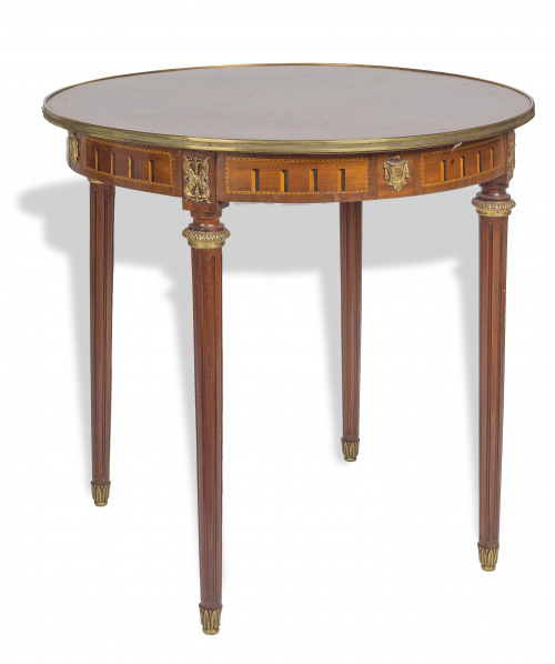 Mesa auxiliar de estilo Luis XVI.Estampillada Herraiz, S.