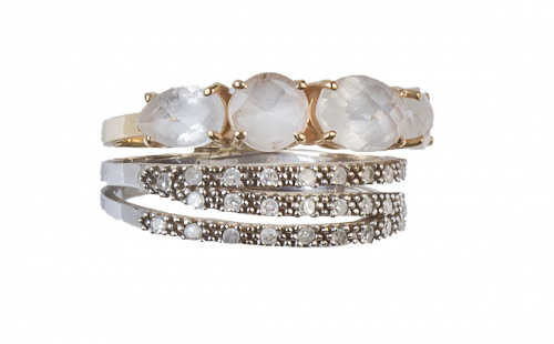 Sortija asimétrica con tres bandas de brillantes y una de z