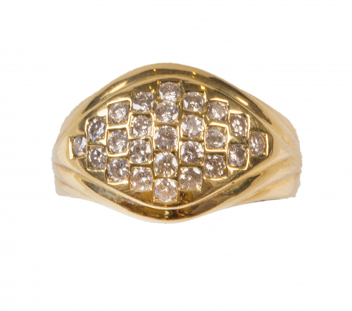 Sortija gallonada con rombo central de pavé de brillantes