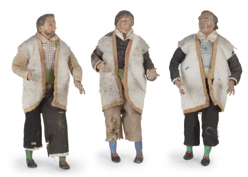 Lote de tres pastores de belén en madera y estopa.Trabajo