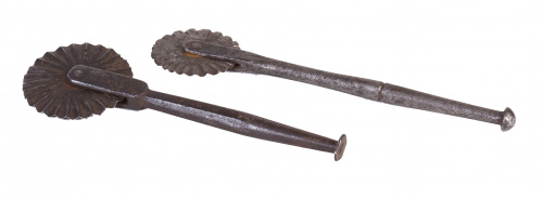 Dos ruletas de cocina en hierro forjado, S. XVIII