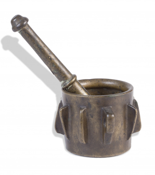 Almirez de bronce con costillas, S. XV 