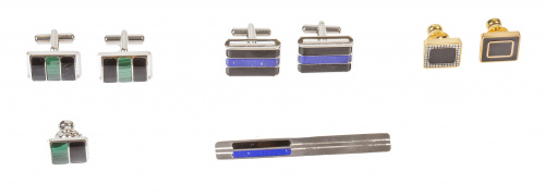 Dos pares de gemelos con pin y barra de corbata vintage, co