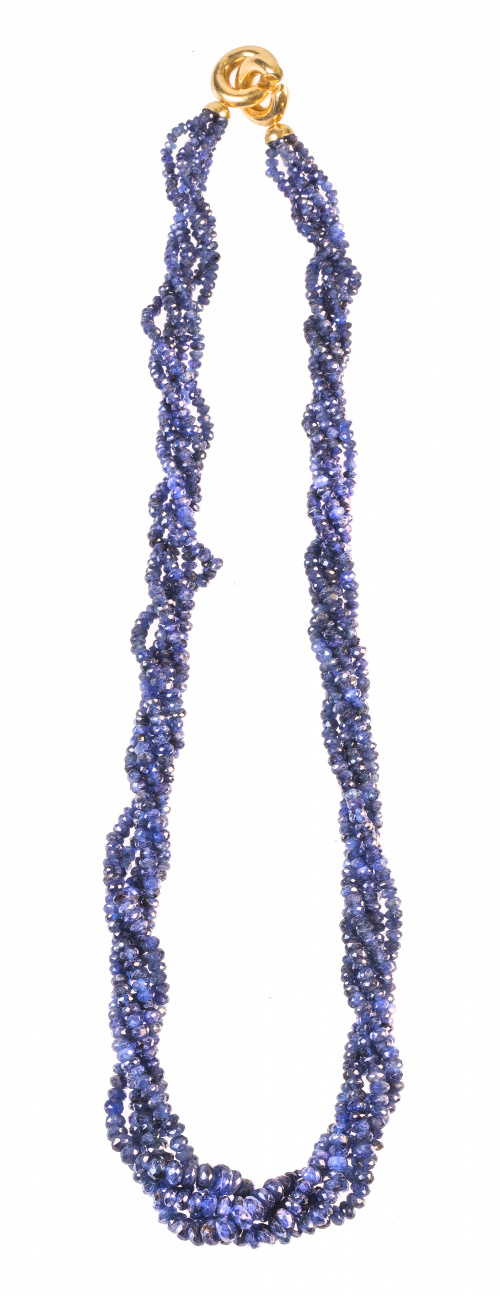 Collar de cinco hilos de zafiros facetados de tamaño crecie