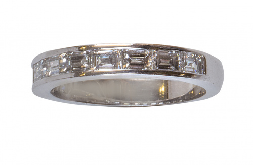 Sortija media alianza con nueve diamantes talla baguette co