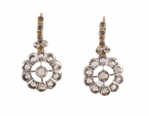 Pendientes largos S. XIX de diamantes,con rosetón calado co