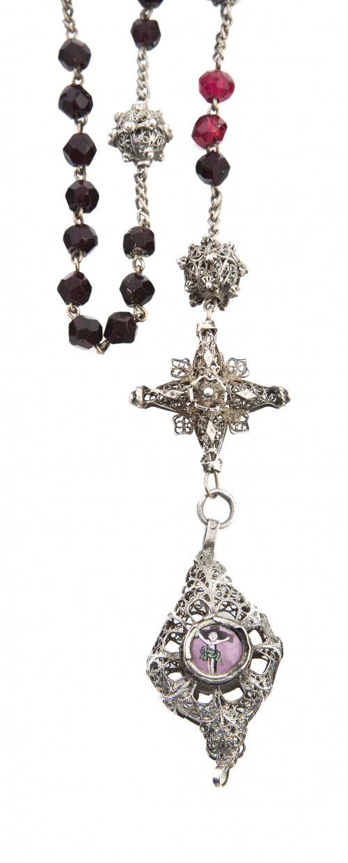 Rosario S.XIX de granates facetados con filigrana de plata