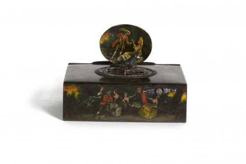 Caja con autómata con “pajarito cantor”, de madera lacada a