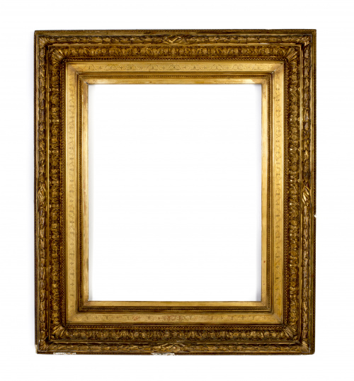 Marco en madera estucada y dorada.S. XIX