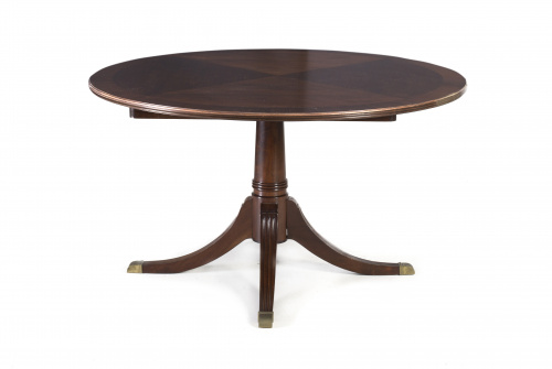 Mesa estilo regencia en madera de caoba.S. XX