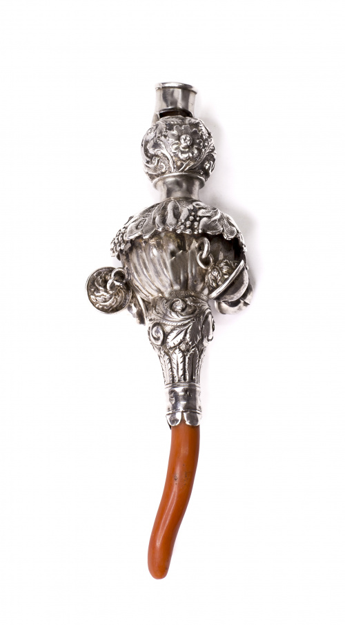 Silbato de niño con sonajero Guillermo IV de plata en su co