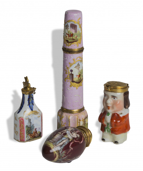 Bombonera de porcelana esmaltada y metal con forma de perso