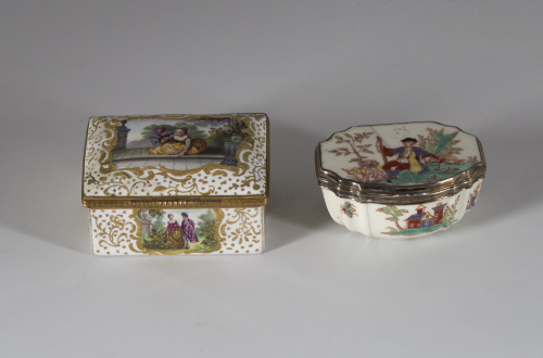 Caja de porcelana esmaltada con un cazador en la tapa, arqu