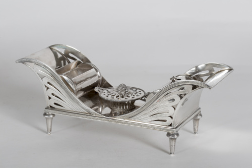 Escribanía fernandina en plata española punzonada.Real Fáb