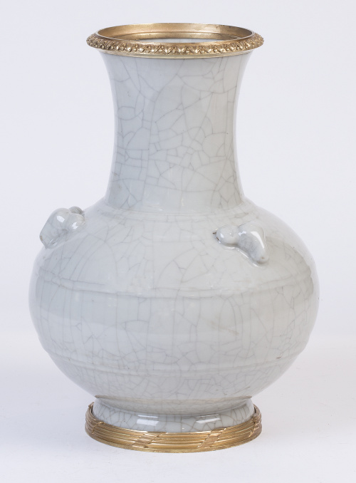 Jarrón en porcelana esmaltada craquelé en esmalte de celadó