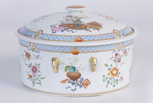 Sopera con tapa de porcelana esmaltada de la familia rosa, 