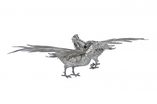 Pareja de aves decorativas en plata, S. XX