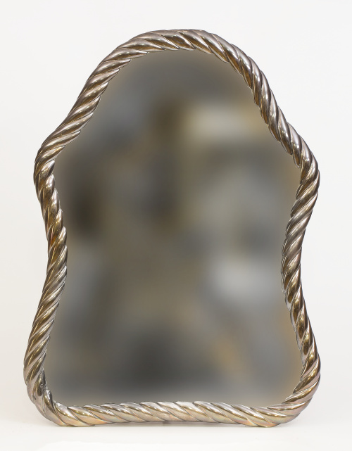 Espejo de tocador de plata con marco sogueado. S. XX.