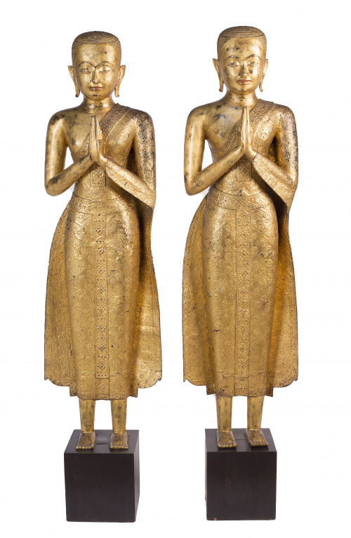 BodhisattvaPareja de esculturas en bronce patinadoIndon