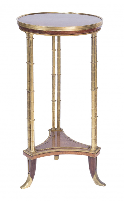 Velador de estilo Luis XVI madera de raíz y nogal y bronce 