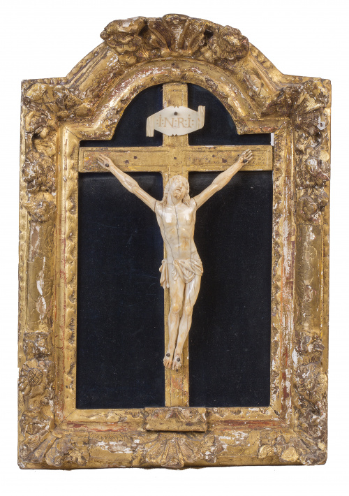 Cristo en marfil con marco en madera, trabajo francés, S. X