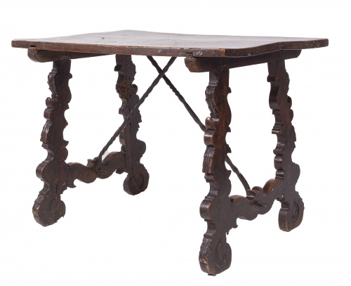 Bufete de madera de nogal, patas en forma de lira.Trabajo