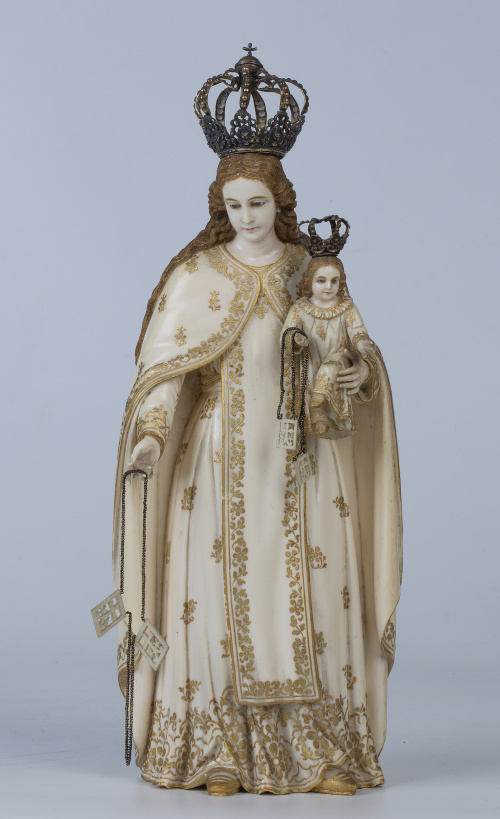 Virgen del Carmen en marfil tallado y dorado.Trabajos  hi