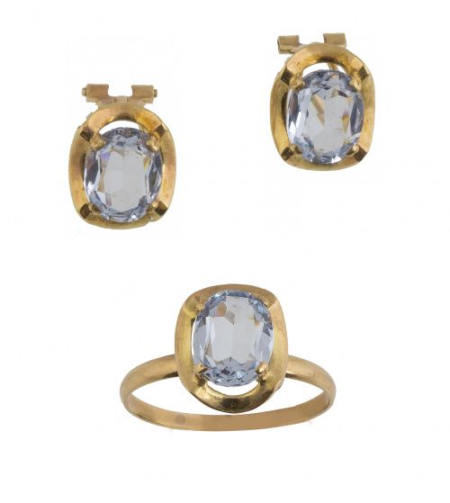 Conjunto de pendientes y sortija con topacio azul rodeado p