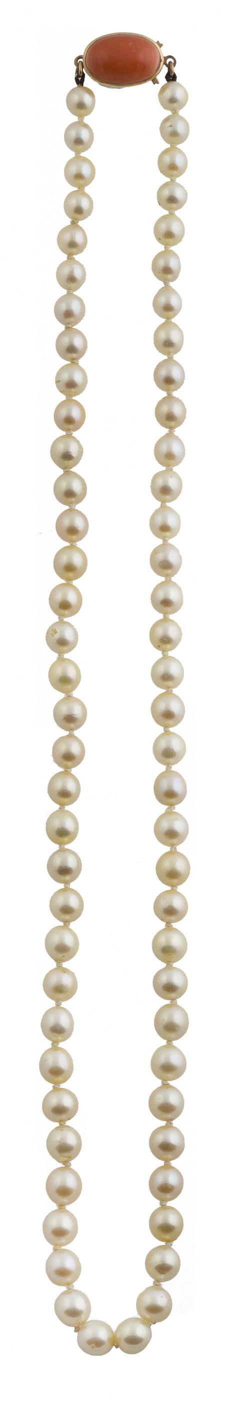 Collar de un hilo de perlas cultivadas con cierre de cabuch