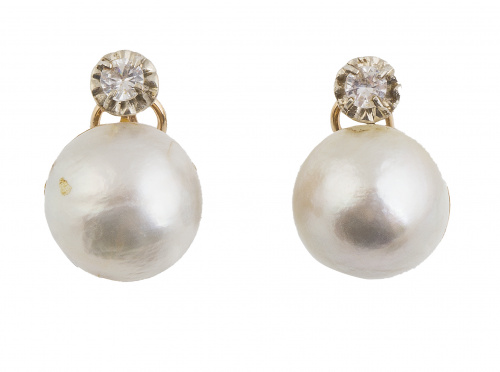 Pendientes con perla mabe y símil de brillante 